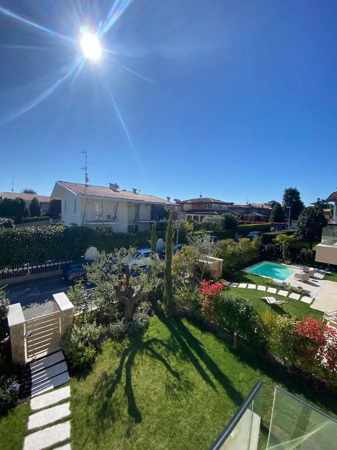 Magic Bay Villa Sirmione 0*,